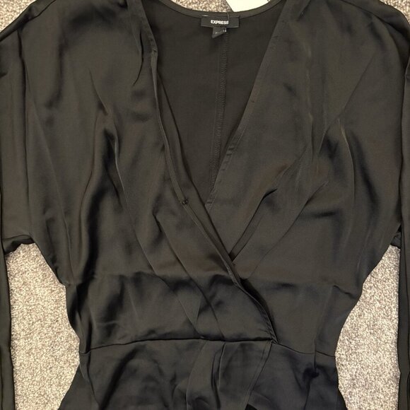 Express Women's Satin Draped Top Size XS Black Long Sleeves Faux Wrap NWT $58 - Picture 7 of 16